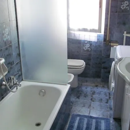 Sonnige Ferienwohnung Mit Zwei Schlafzimmern, Zwei Balkonen Und Meerblick Apartament San Bartolomeo Al Mare