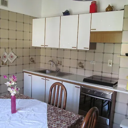 Sonnige Ferienwohnung Mit Zwei Schlafzimmern, Zwei Balkonen Und Meerblick Apartament *